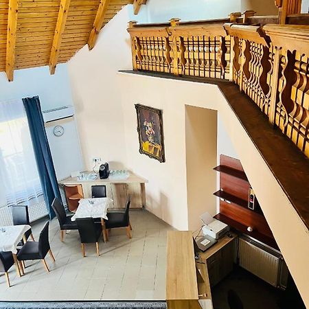 Gabor Panzio Aparthotel Gyál Esterno foto