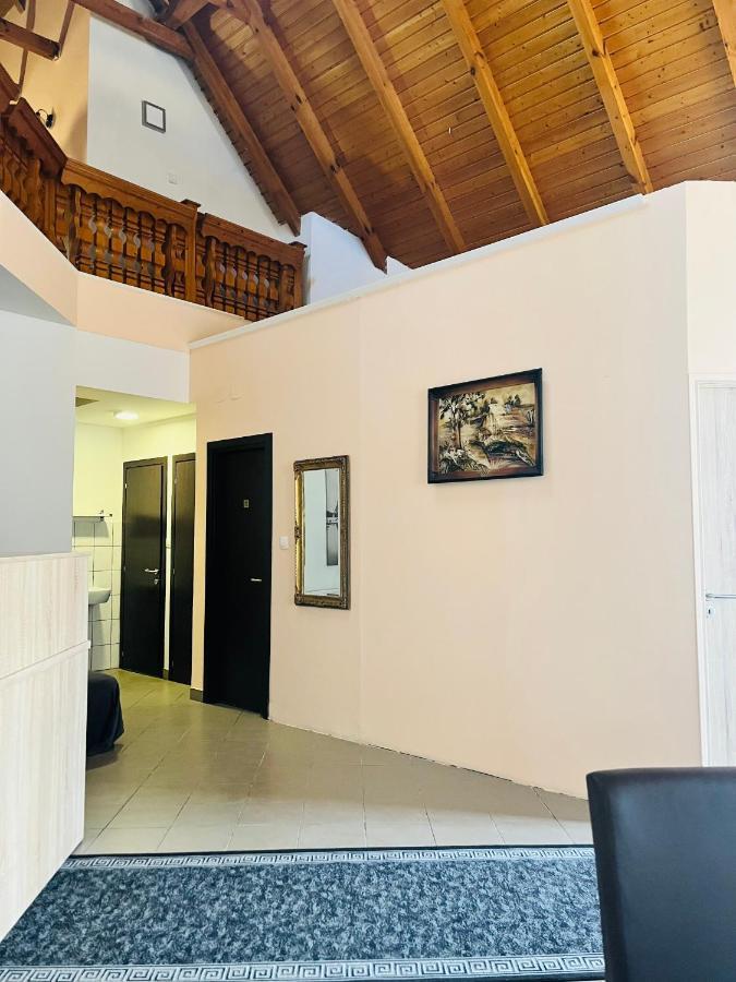 Gabor Panzio Aparthotel Gyál Esterno foto