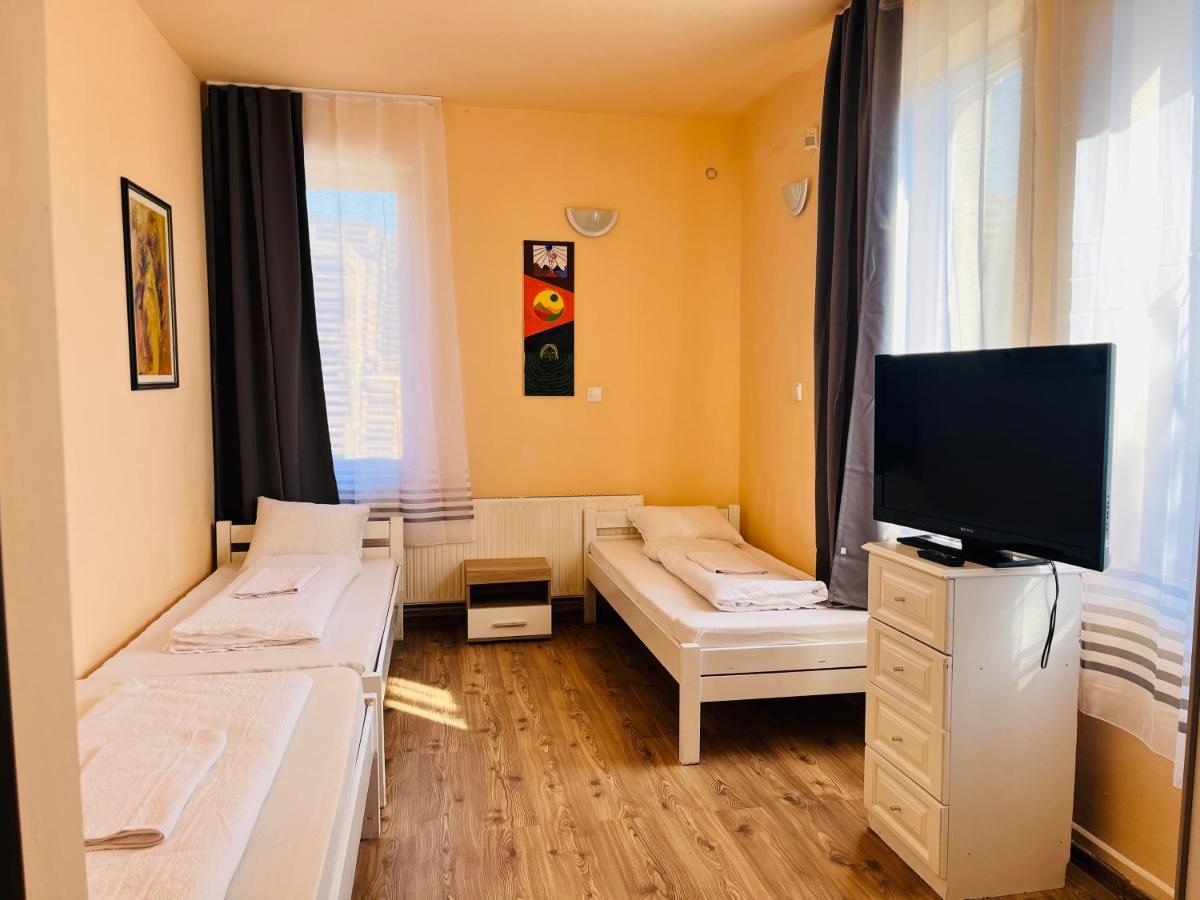 Gabor Panzio Aparthotel Gyál Esterno foto